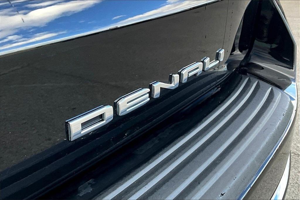 used 2023 GMC Yukon XL car, priced at $75,923