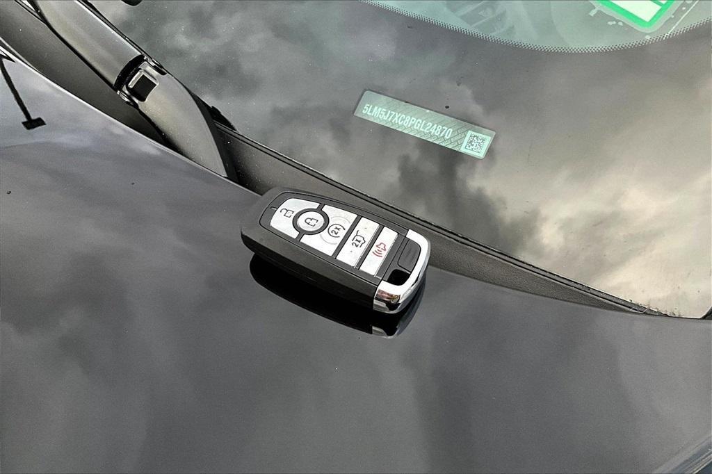 used 2023 Lincoln Aviator car, priced at $48,115