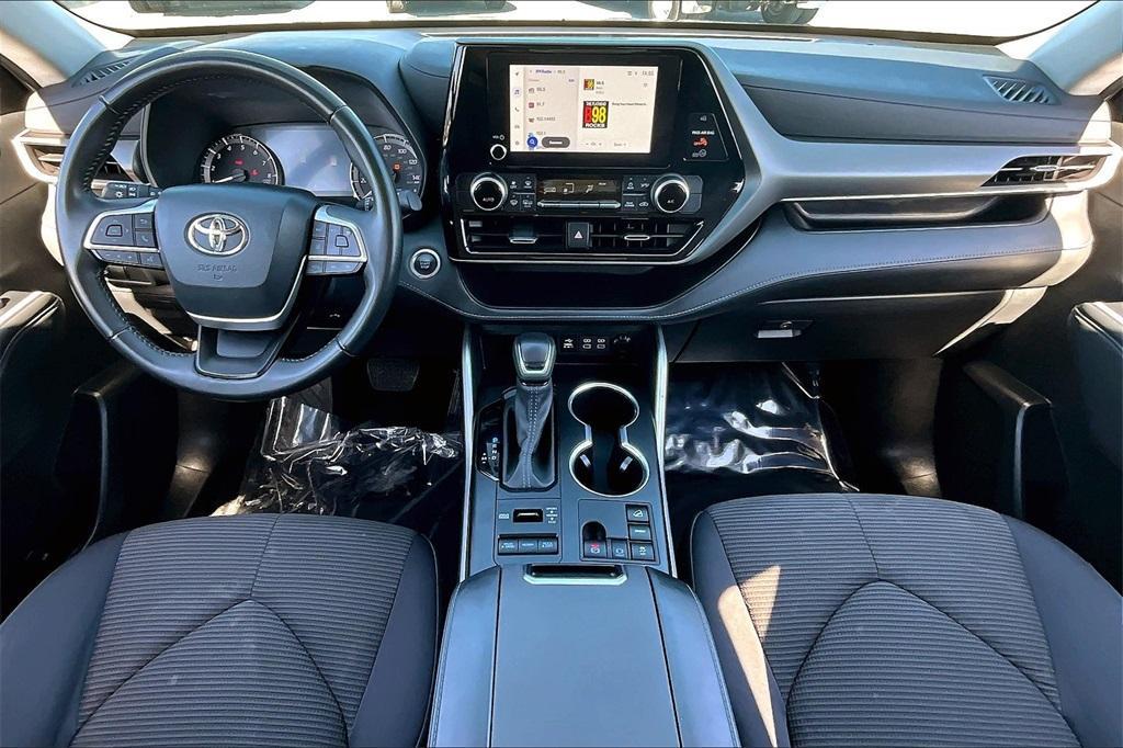 used 2024 Toyota Highlander car, priced at $32,934