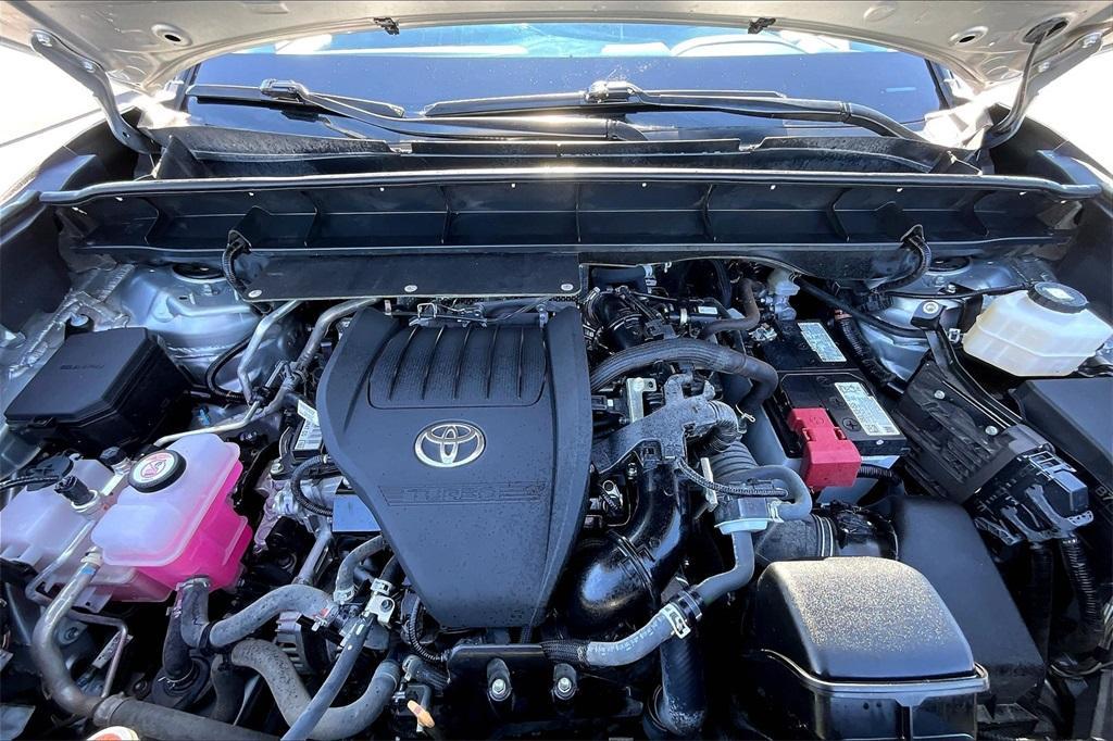 used 2024 Toyota Highlander car, priced at $32,934