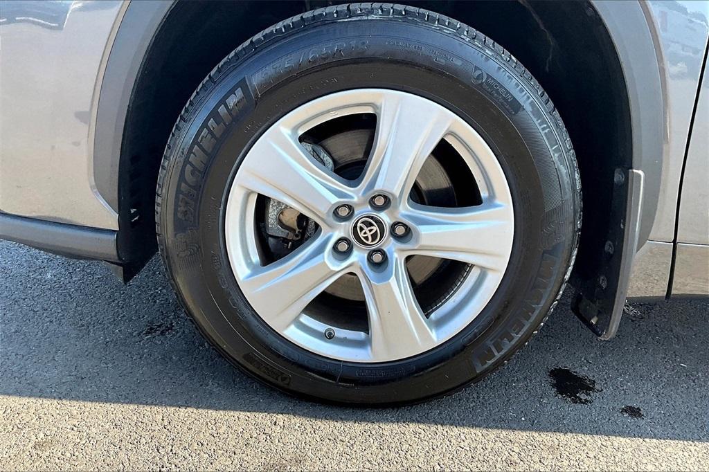 used 2024 Toyota Highlander car, priced at $31,542