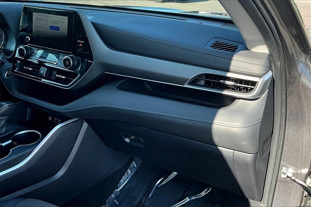 used 2024 Toyota Highlander car, priced at $31,542