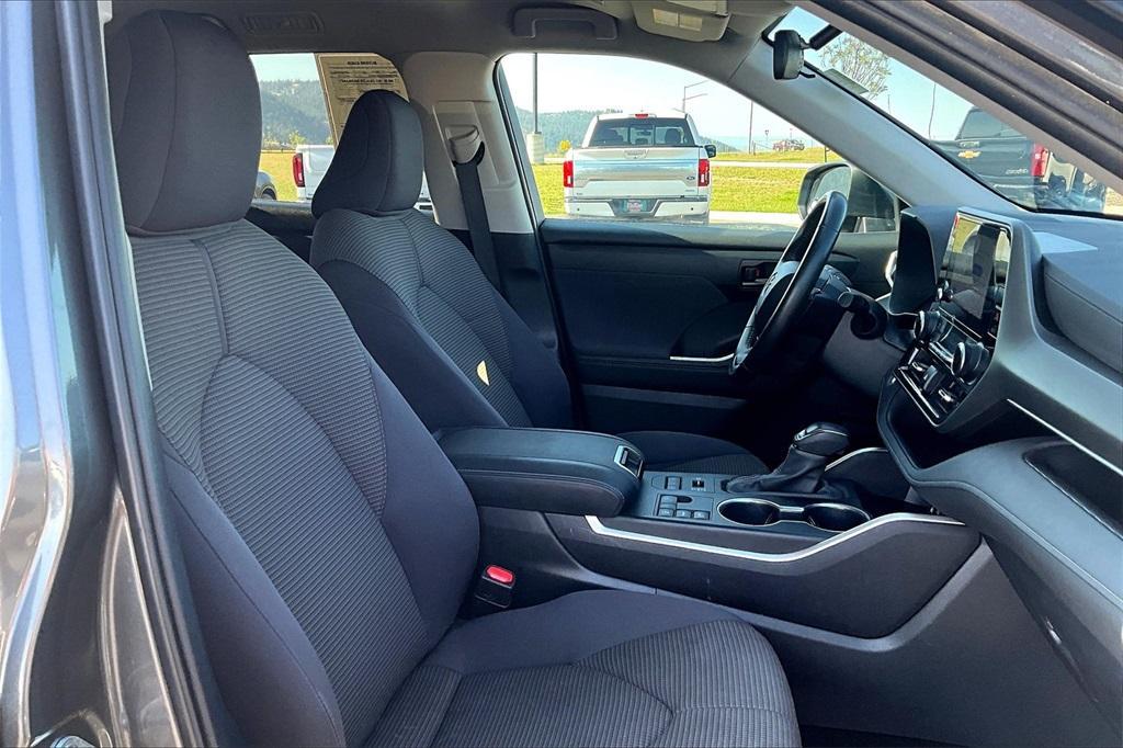 used 2024 Toyota Highlander car, priced at $31,542