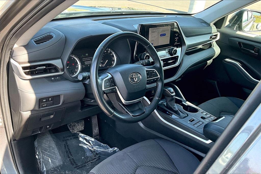 used 2024 Toyota Highlander car, priced at $31,542