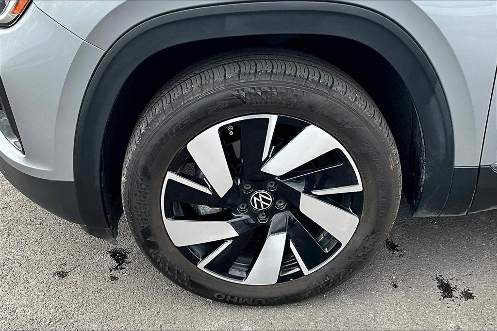 used 2025 Volkswagen Atlas Cross Sport car, priced at $34,981