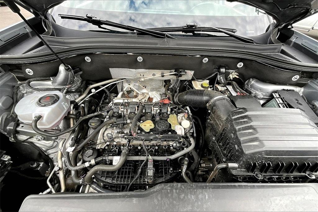 used 2025 Volkswagen Atlas Cross Sport car, priced at $34,981