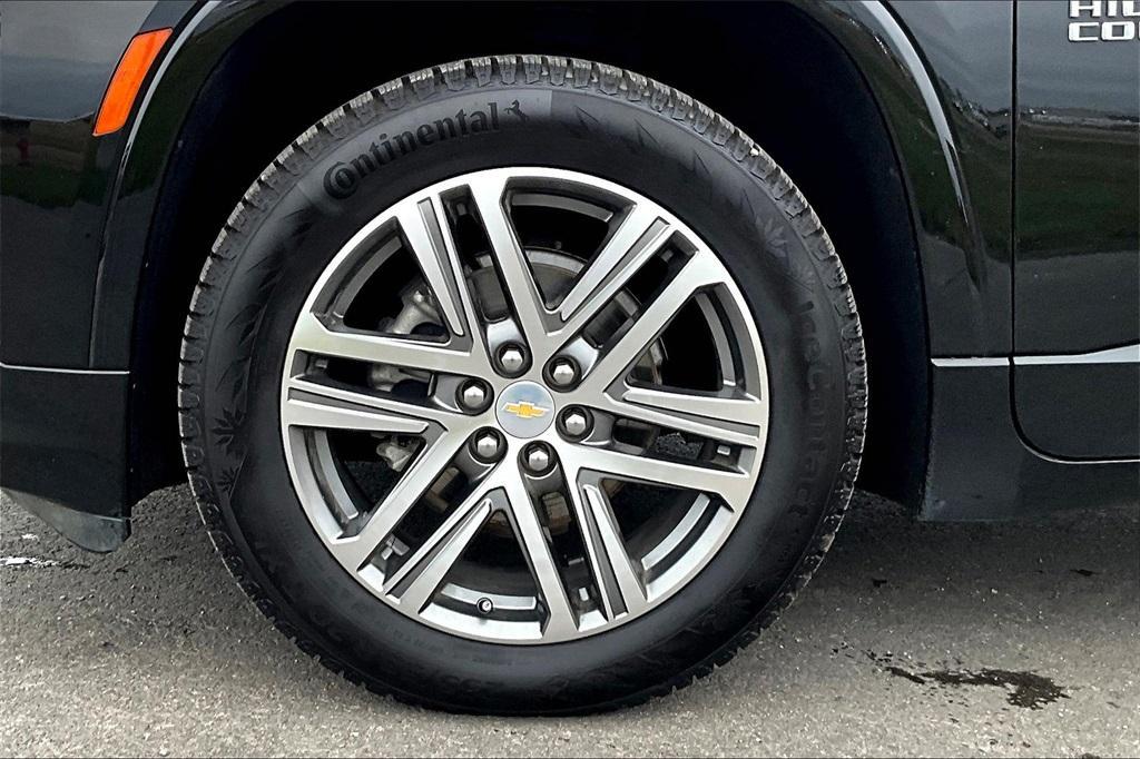 used 2023 Chevrolet Traverse car, priced at $40,295