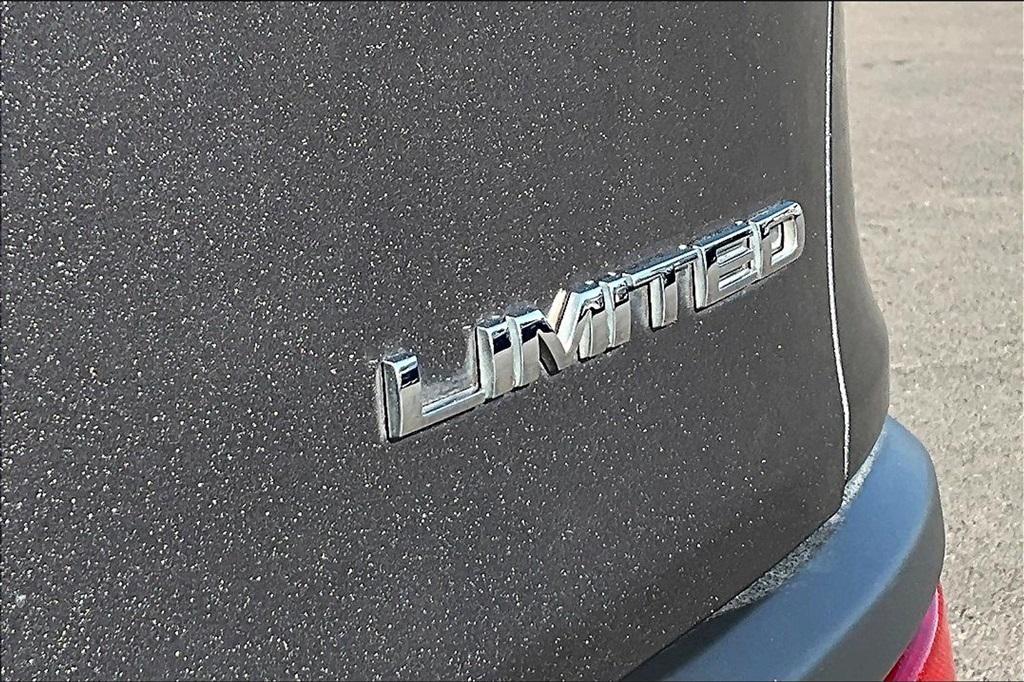 used 2018 Jeep Cherokee car, priced at $11,999