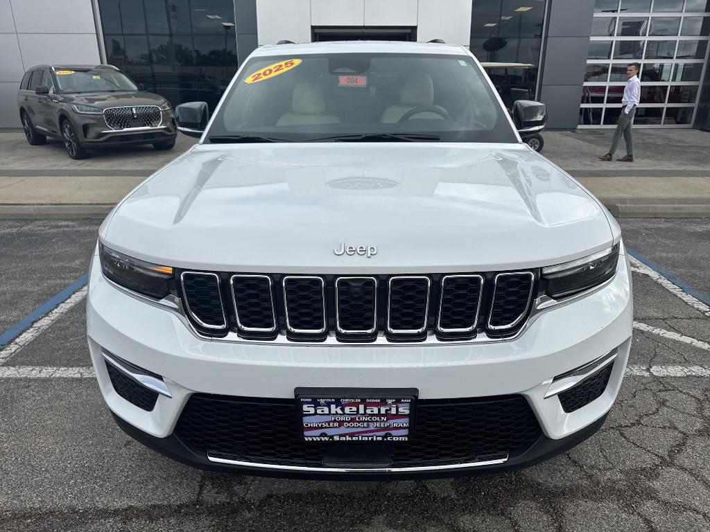 new 2025 Jeep Grand Cherokee car, priced at $50,997