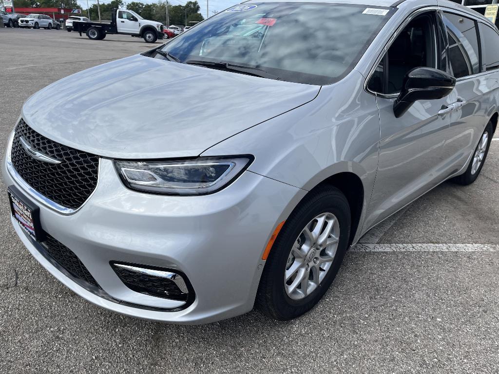 new 2026 Chrysler Pacifica car