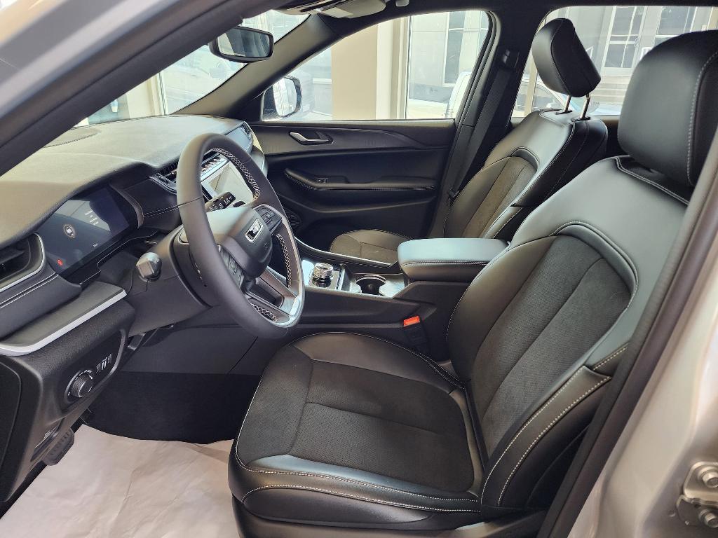 new 2024 Jeep Grand Cherokee L car, priced at $45,788