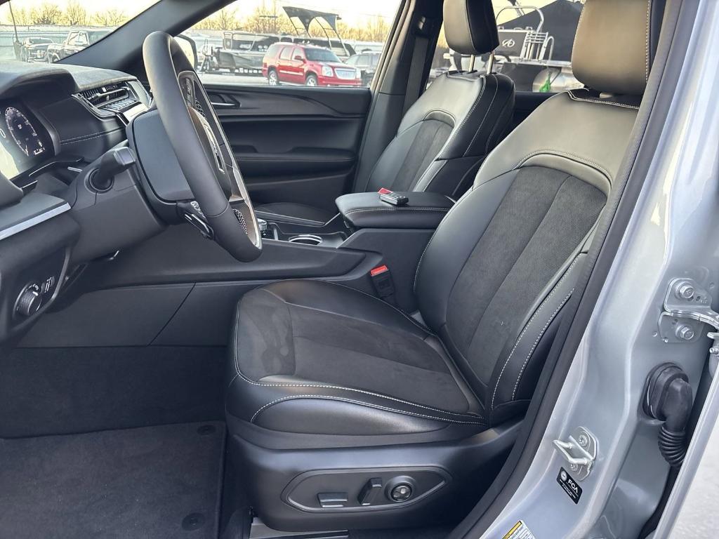 new 2024 Jeep Grand Cherokee L car, priced at $45,788