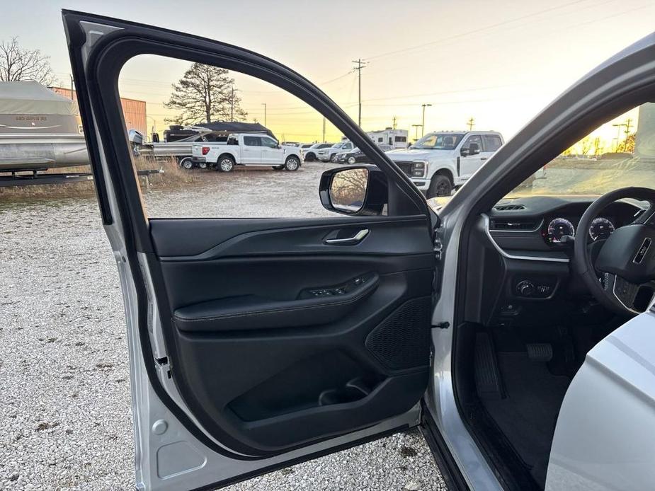 new 2024 Jeep Grand Cherokee L car, priced at $47,988