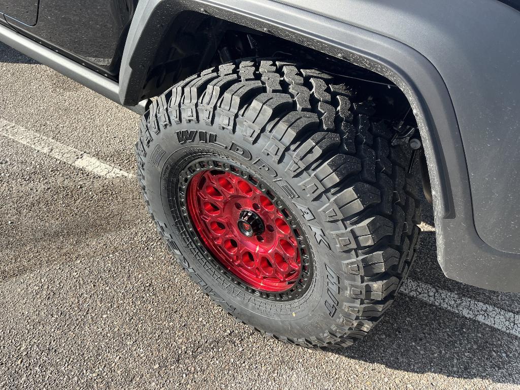 new 2025 Jeep Gladiator car, priced at $59,988