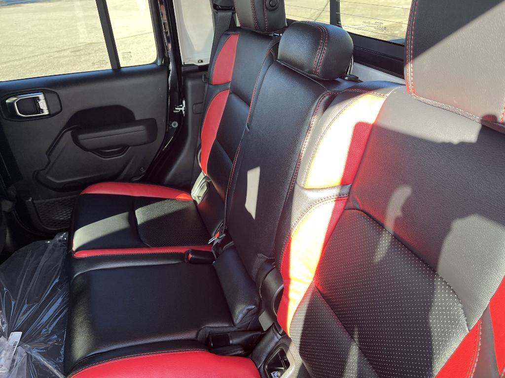new 2025 Jeep Gladiator car, priced at $59,988