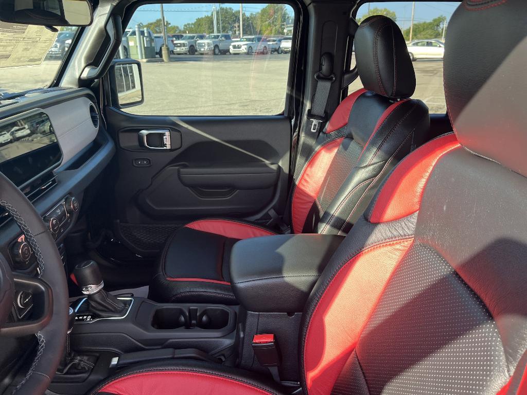 new 2025 Jeep Gladiator car, priced at $59,988