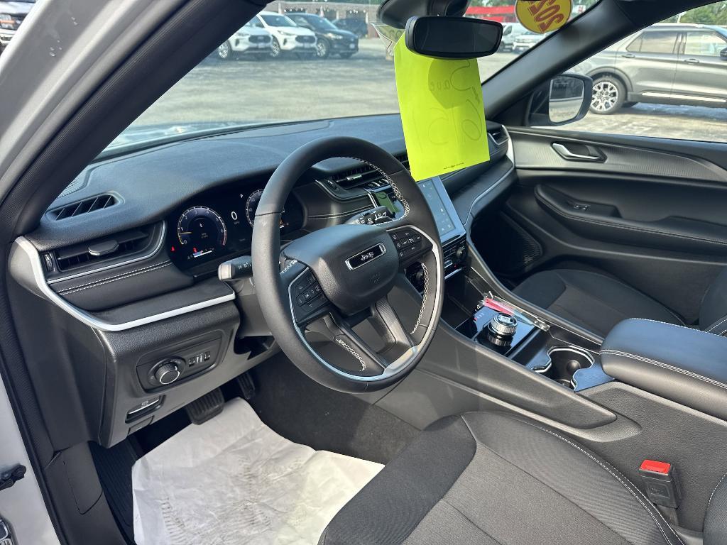 new 2024 Jeep Grand Cherokee car, priced at $38,887