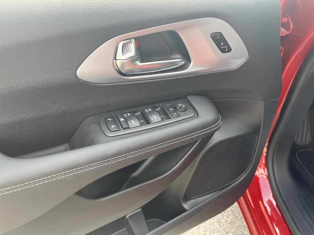 new 2026 Chrysler Pacifica car, priced at $52,139
