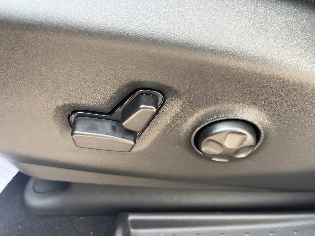 new 2026 Chrysler Pacifica car, priced at $52,139