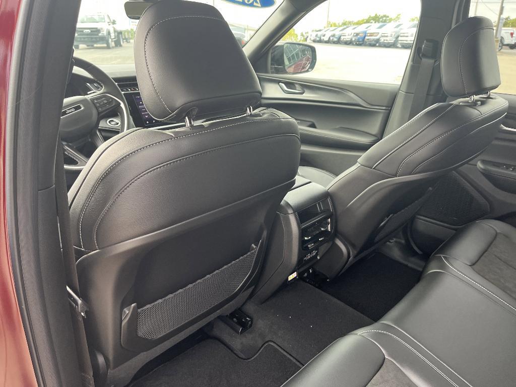 new 2025 Jeep Grand Cherokee car