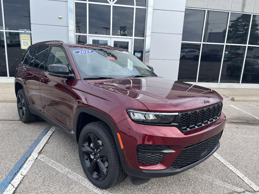 new 2025 Jeep Grand Cherokee car