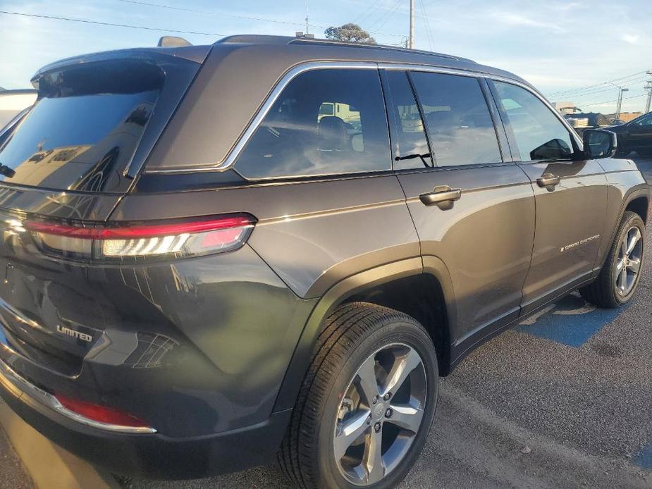 new 2025 Jeep Grand Cherokee car, priced at $49,720