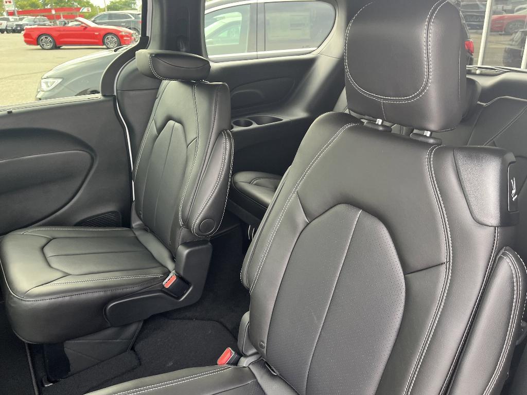 new 2026 Chrysler Pacifica car