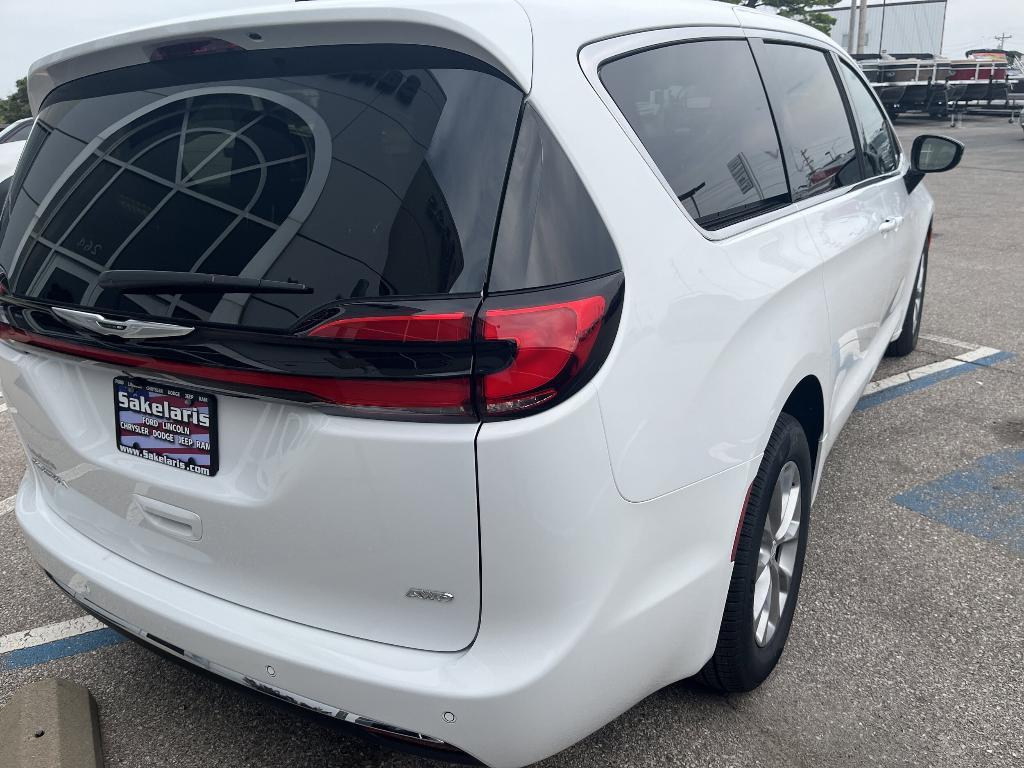 new 2026 Chrysler Pacifica car