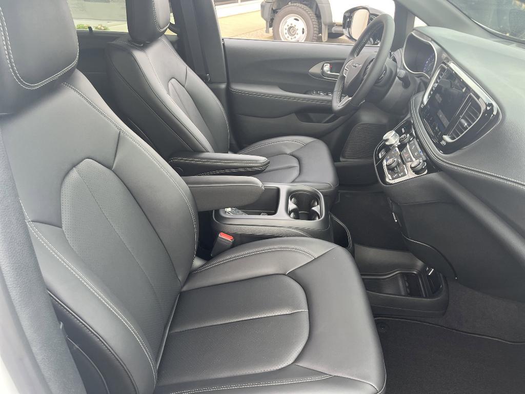new 2026 Chrysler Pacifica car
