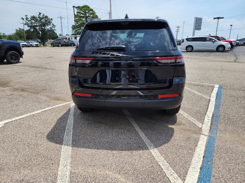 new 2025 Jeep Grand Cherokee car, priced at $51,676