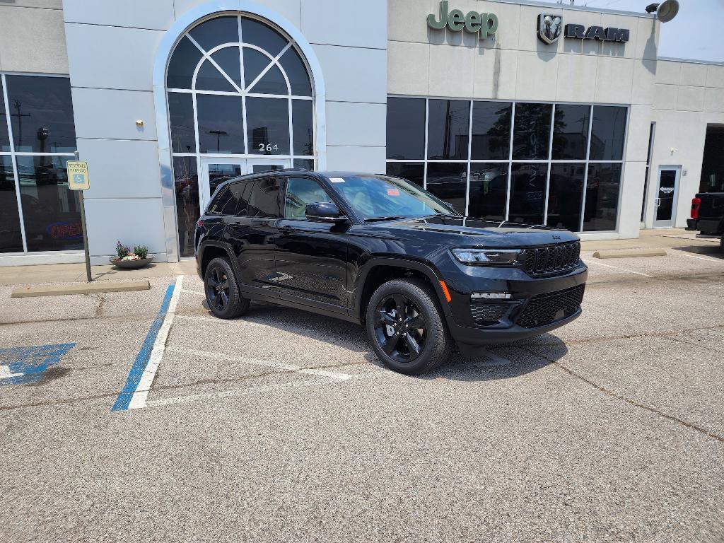 new 2025 Jeep Grand Cherokee car, priced at $51,676