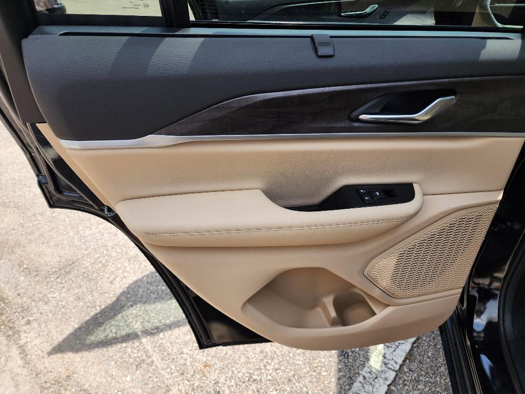 new 2025 Jeep Grand Cherokee car, priced at $51,676