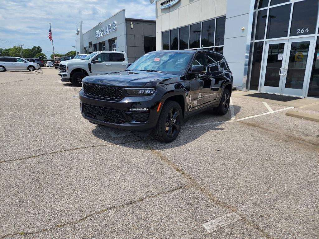 new 2025 Jeep Grand Cherokee car, priced at $51,676