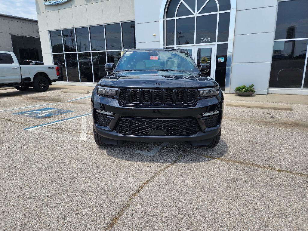 new 2025 Jeep Grand Cherokee car, priced at $51,676