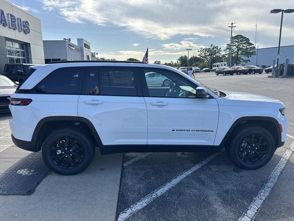 new 2025 Jeep Grand Cherokee car