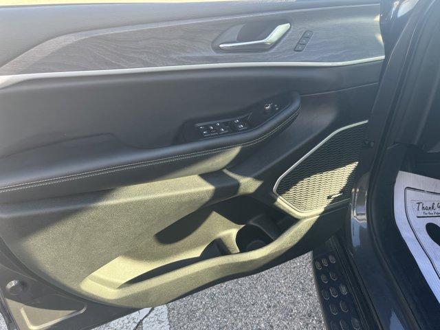 used 2024 Jeep Grand Cherokee L car