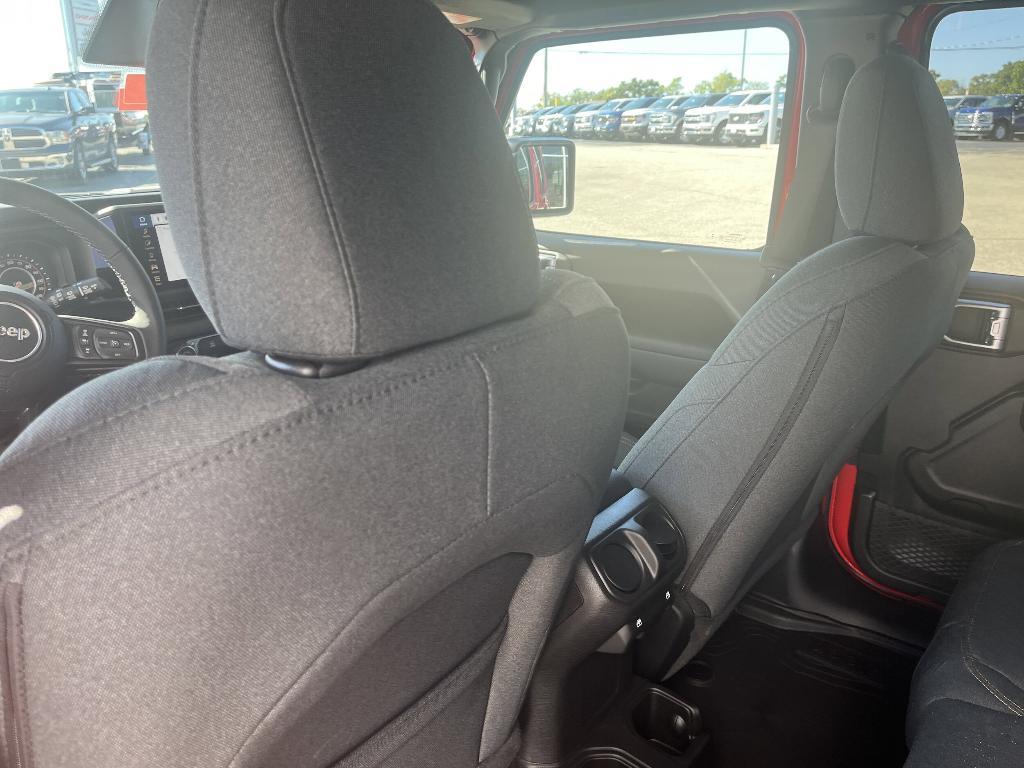 new 2025 Jeep Wrangler car