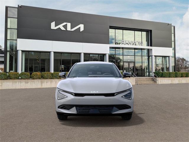 new 2025 Kia EV6 car, priced at $51,980
