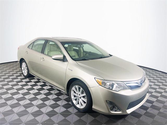 used 2014 Toyota Camry Hybrid car, priced at $13,700