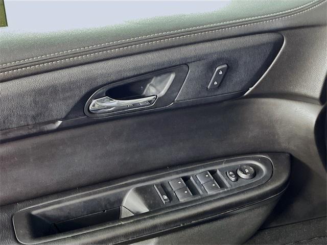 used 2015 Chevrolet Traverse car, priced at $12,000