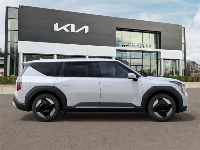 new 2024 Kia EV9 car, priced at $53,115