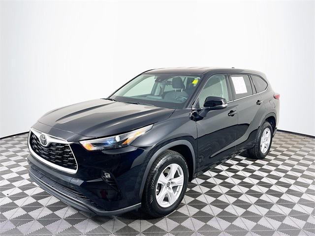 used 2022 Toyota Highlander car, priced at $30,400