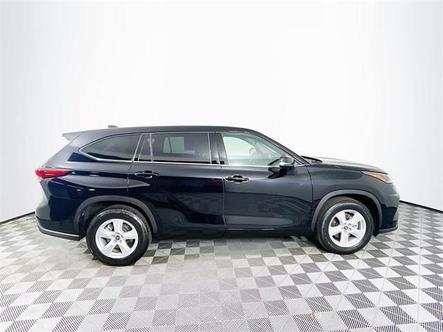 used 2022 Toyota Highlander car, priced at $30,400