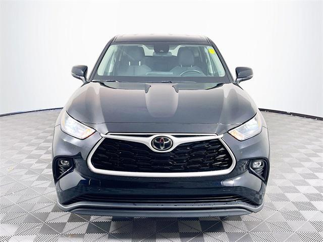 used 2022 Toyota Highlander car, priced at $30,400
