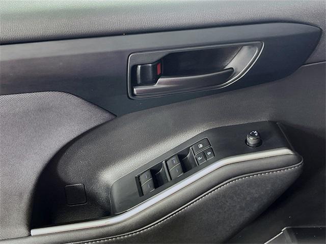 used 2022 Toyota Highlander car, priced at $30,400