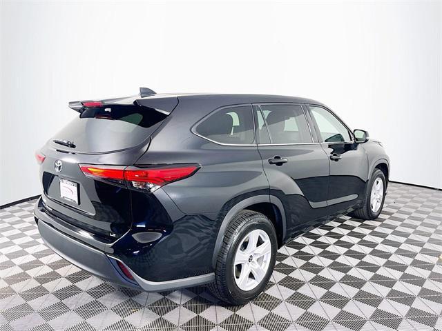 used 2022 Toyota Highlander car, priced at $30,400