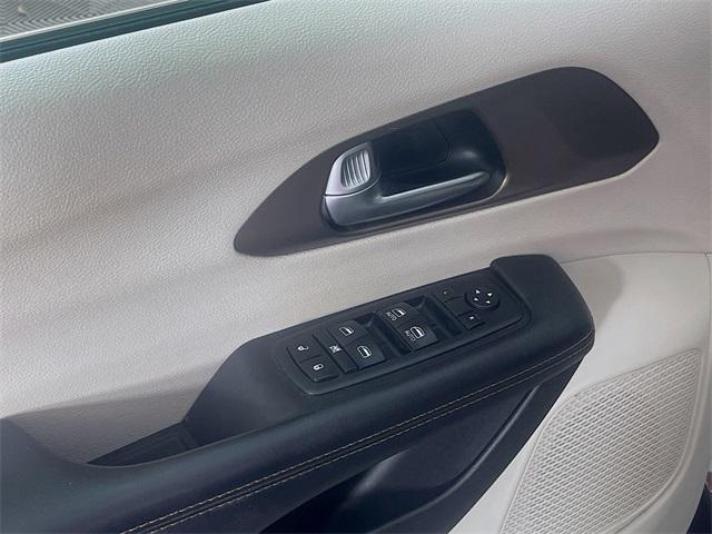 used 2017 Chrysler Pacifica car, priced at $14,400