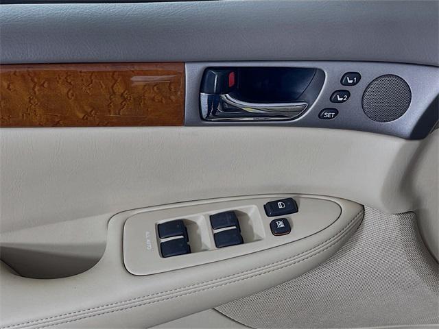 used 2005 Lexus ES 330 car, priced at $10,400