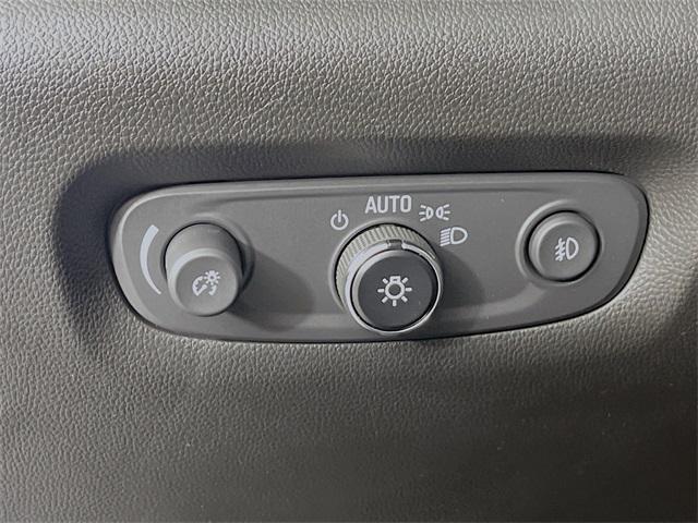 used 2021 Chevrolet Traverse car, priced at $29,900