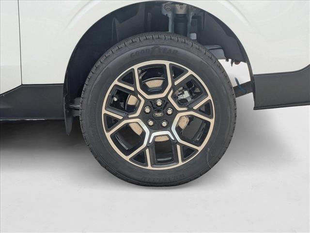 new 2025 Ford Maverick car, priced at $33,999